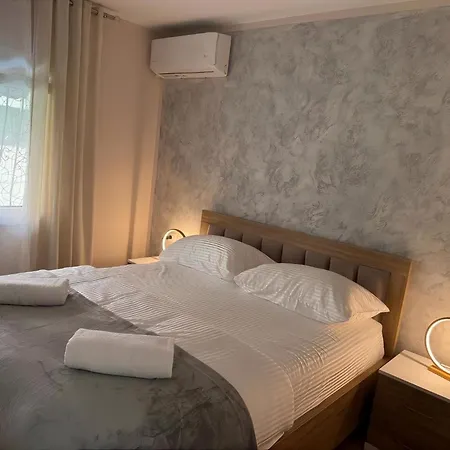 Modern Two Bedroom 5 Min Walk To Skanderbeg Square * 地拉那